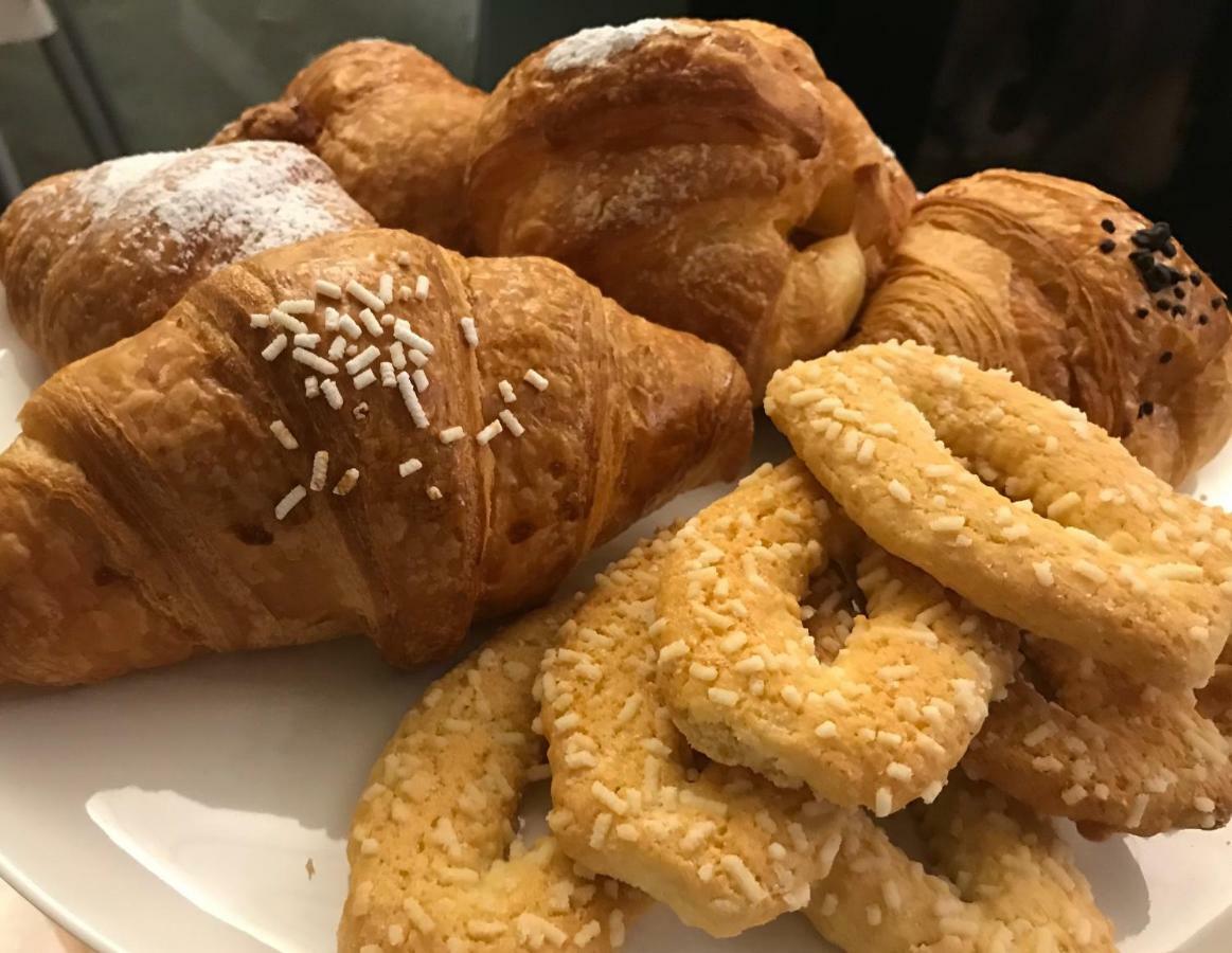 Locanda Capolago Colico Eksteriør billede